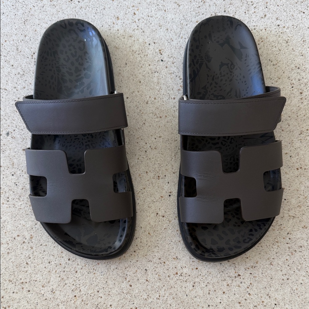 Women H Logo Slide Sandals in Dark green
